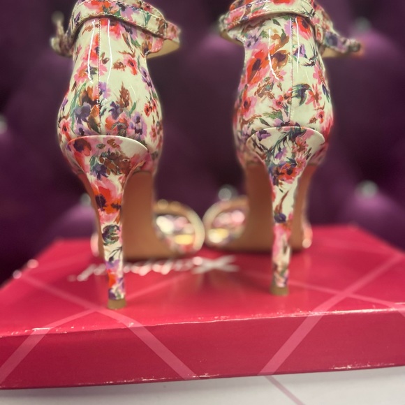 Floral print Heels - Picture 3 of 5